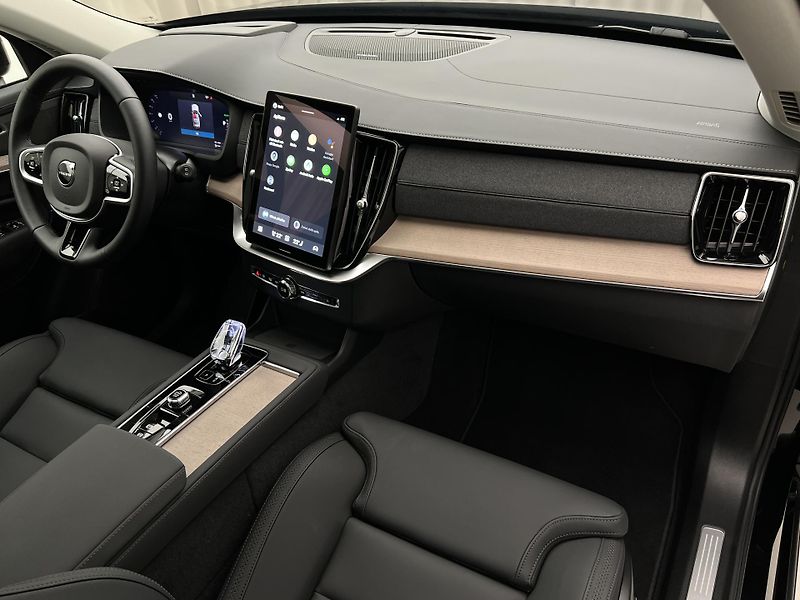 Volvo XC90 T8 AWD RECHARGE PLUS DARK AUT - fotka 25 z 48