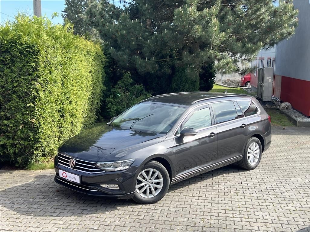 Volkswagen Passat 2,0 TDi Bussines DSG záruka