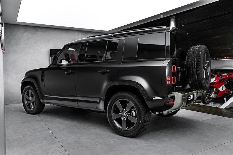 Land Rover Defender SE X-Dynamic,V6 D200, Meridian - fotka 7 z 21