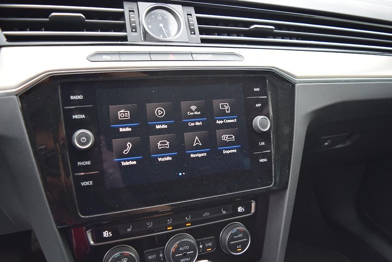 Volkswagen Passat (2018) 1.4TSI 110kw DSG HIGHLINE NAVI - fotka 28 z 50