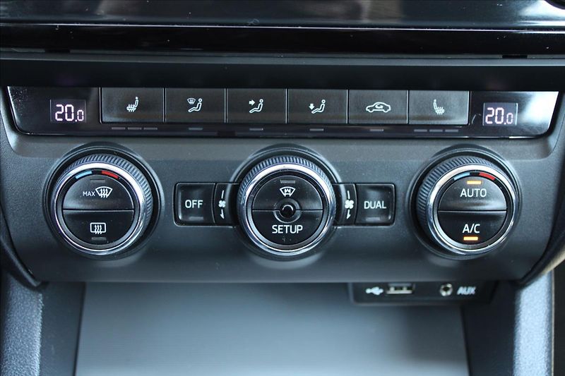 Škoda Octavia 1,6 TDI  NOVÉ V ČR,STYLE - fotka 20 z 32