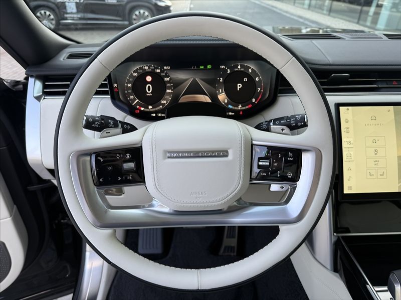 Land Rover Range Rover (2026) 4,4 AUTOBIOGRAPHY P530 - fotka 13 z 38