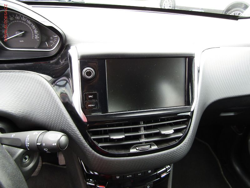 Peugeot 2008 (2017) 1.6 HDi, ČR, Active, navi - fotka 12 z 20