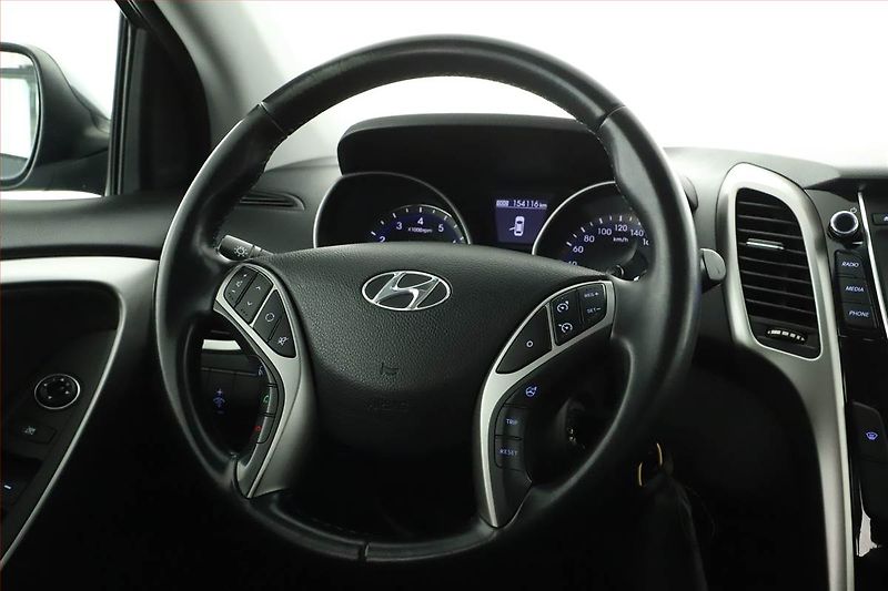 Hyundai i30 (2016) 1.6 MPI, Tempomat - fotka 12 z 13