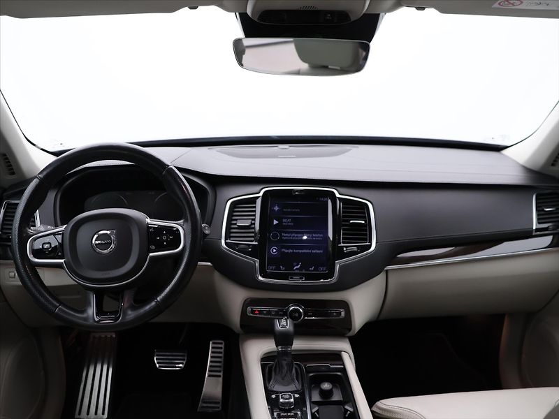 Volvo XC90 2,0 D5 177kW AWD CZ Inscriptio - fotka 27 z 36
