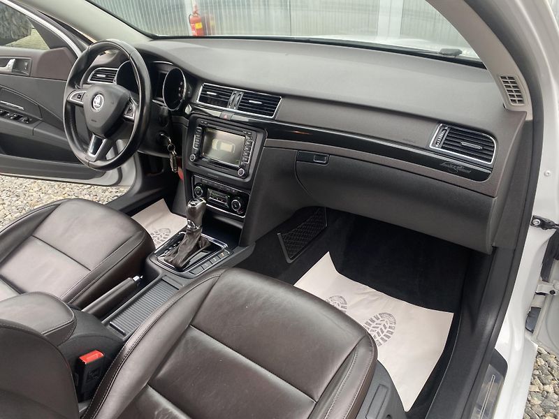 Škoda Superb 2.0TDi 4x4 170PS DSG L+K COMBI - fotka 130 z 158