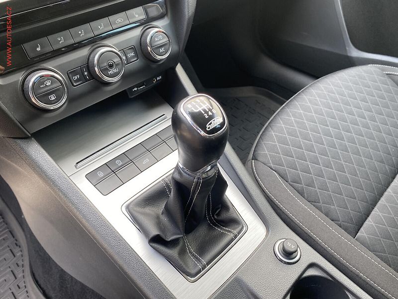 Škoda Octavia (2015) 2.0 TDi, Edition, bixen,navi - fotka 15 z 17