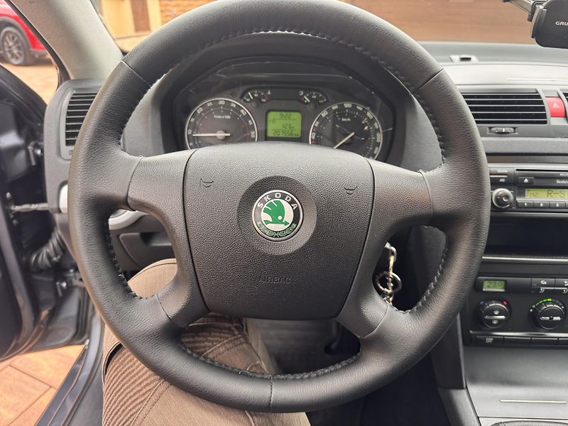 Škoda Octavia 1.9TDI 77Kw Ambition - fotka 12 z 17
