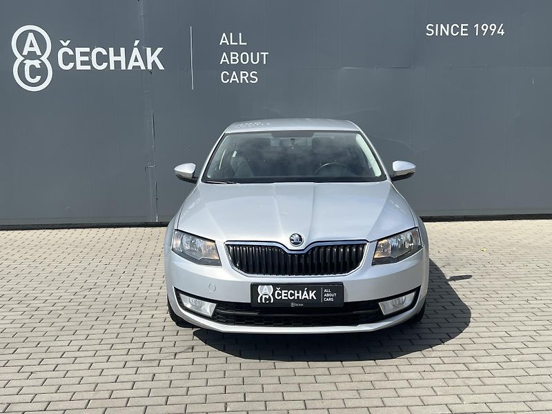 Škoda Octavia (2014) 1,6TDi CR 77kW AMBITION - fotka 2 z 33