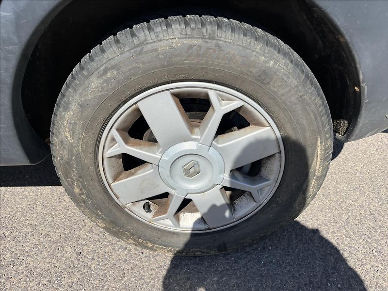 Renault Scénic 2.0 i 16V 4x4 TAŽNÉ STK 2/2028 - fotka 28 z 29