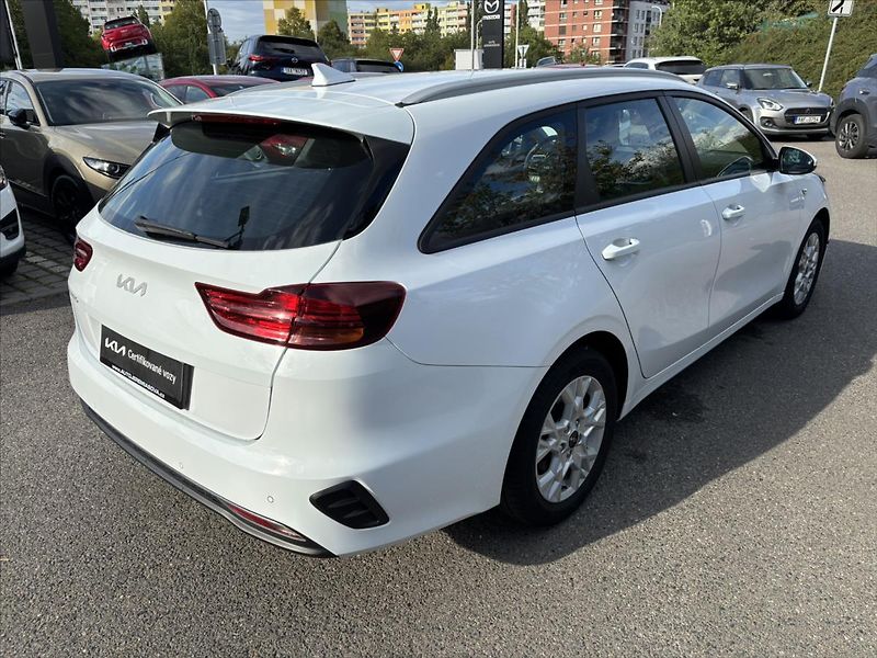 Kia Ceed 1,5 TGDi 118kW AT Spin ZÁRUKA - fotka 5 z 39