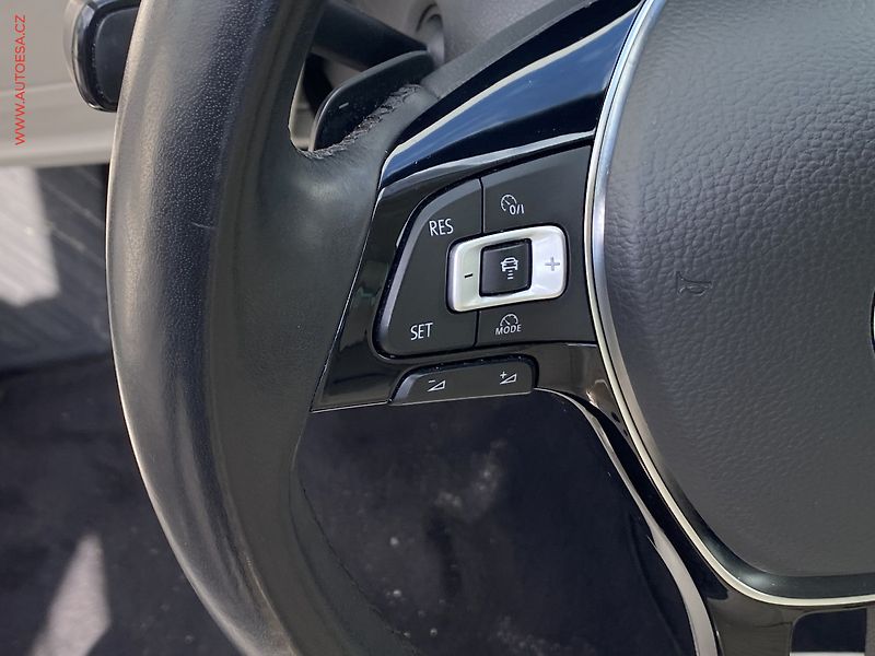 Volkswagen Passat (2018) 2.0 TDi, ČR, Highline, DSG - fotka 16 z 20