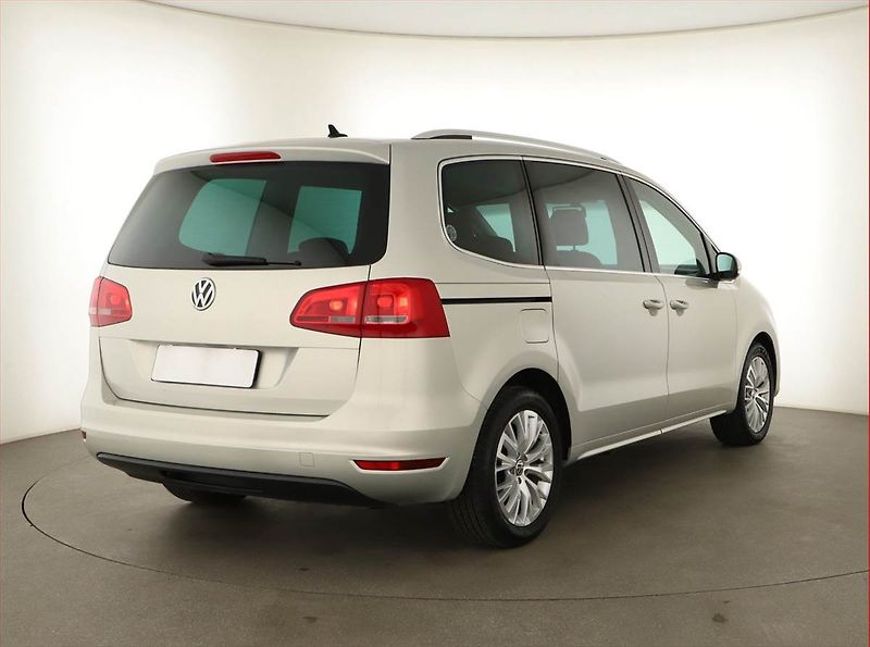 Volkswagen Sharan (2011) 2.0 TSI, Automat, Kůže, Navi - fotka 5 z 21
