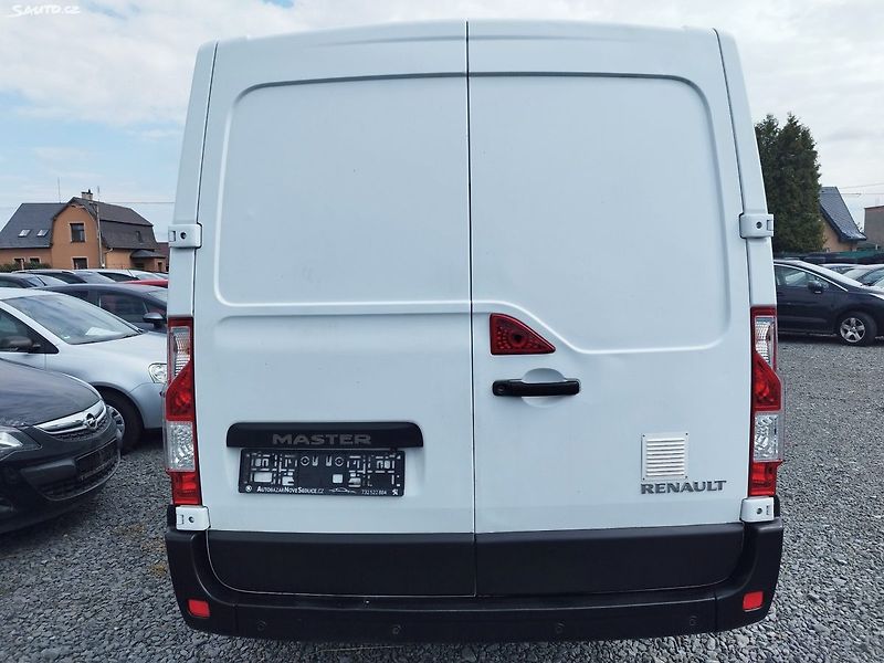 Renault Master (2016) - fotka 9 z 38