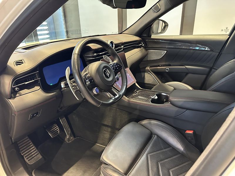 Maserati Grecale (2023) Modena 330HP - Záruka 03/27 - fotka 10 z 17
