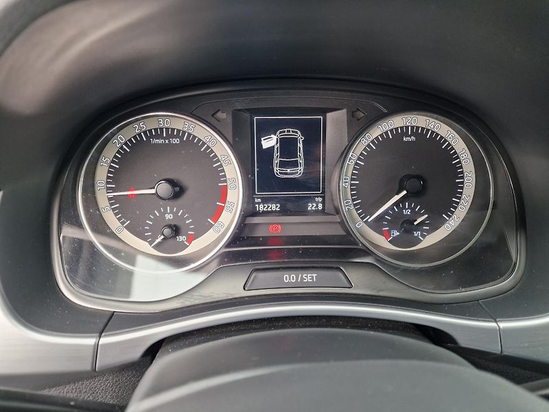 Škoda Fabia 1,4TDI 66KW EDITION  - fotka 14 z 20