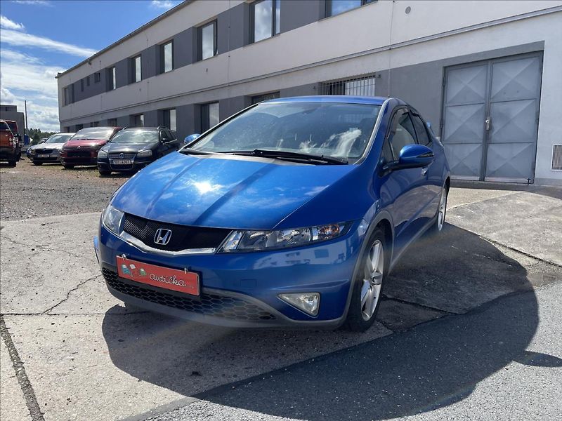 Honda Civic 2,2 CTDi*103kW*+ Al kola 17 l - fotka 1 z 35