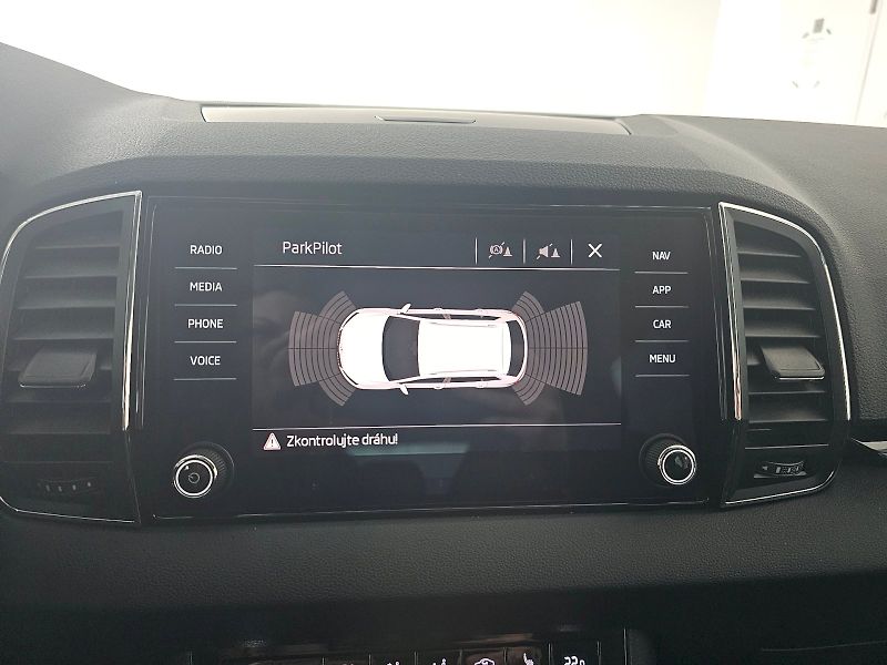 Škoda Karoq (2019) 1.5TSI 110kW DSG Style TAŽNÉ - fotka 24 z 32