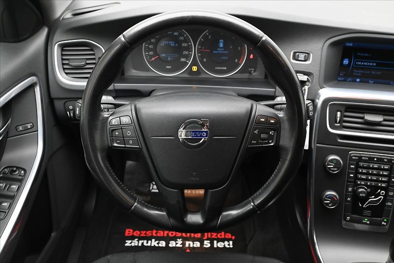 Volvo V60 1,6 D2 84 kW Manuál Kinetic - fotka 18 z 29