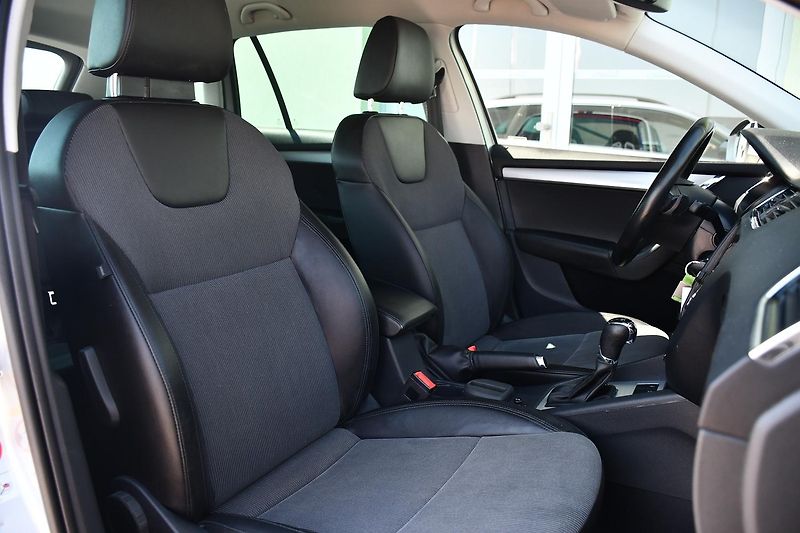 Škoda Octavia 1.5TSi 110kW DSG NAV ACC - fotka 14 z 48