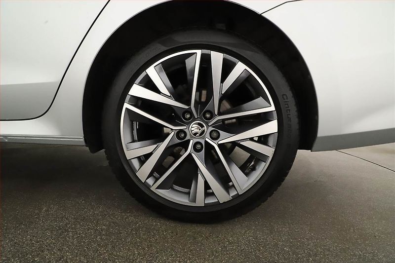 Škoda Octavia (2024) 2.0 TDI, Exclusive Selection - fotka 12 z 30