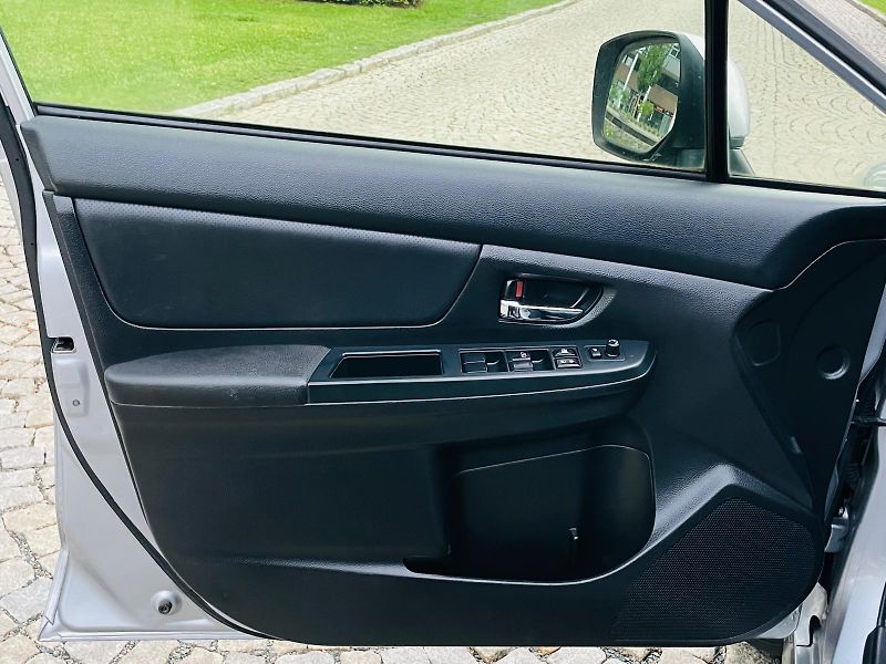Subaru XV 2.0i 4x4 AUT VÝHŘEV SERVISKA - fotka 30 z 51