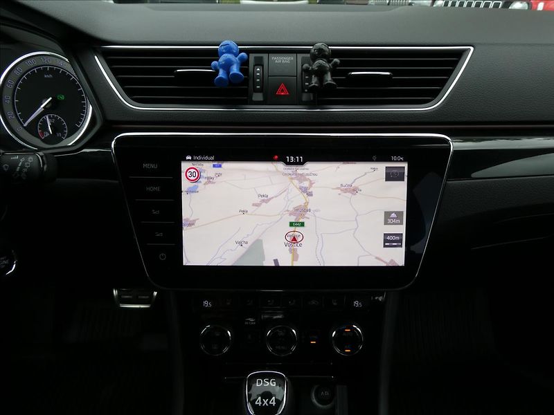 Škoda Superb 2,0 TDI 140kW 4x4 DSG Laurin&K - fotka 38 z 56