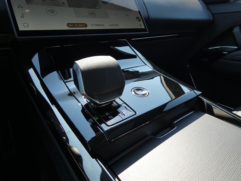 Land Rover Range Rover Sport (2026) 3,0 Dynamic SE D250 - fotka 29 z 37