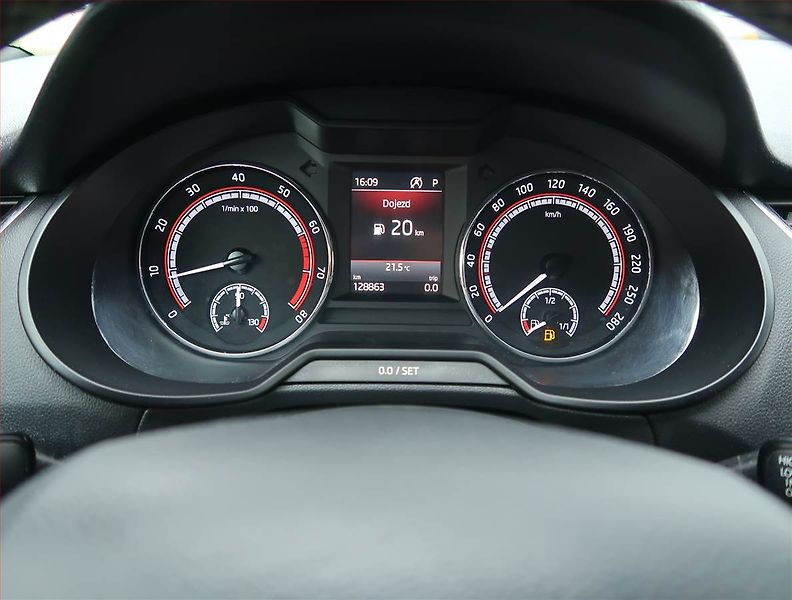 Škoda Octavia (2018) RS 2.0 TSI - fotka 11 z 16