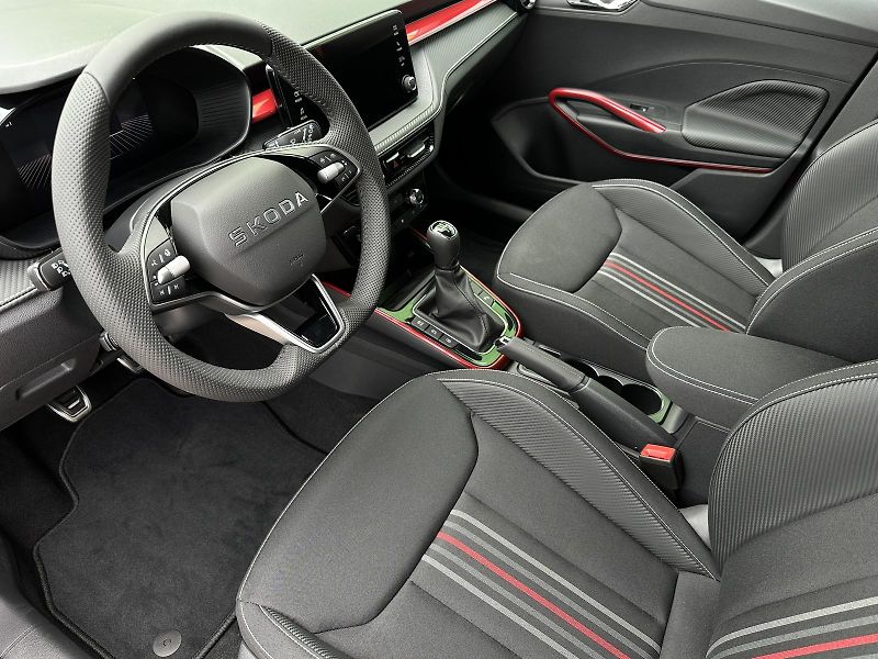Škoda Fabia 1.0TSi 116PS Monte Carlo Bi-LE - fotka 11 z 37