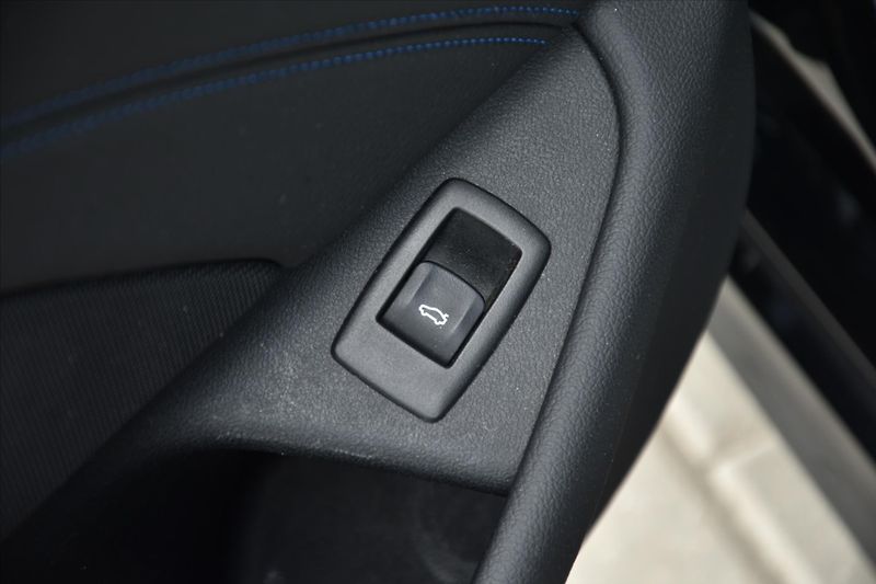 BMW Řada 5 520d xDrive M PAKET DPH ČR - fotka 28 z 30