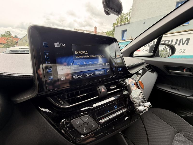 Toyota C-HR 1.2-1MAJITEL-KAMERA-TEMPOMAT - fotka 14 z 19