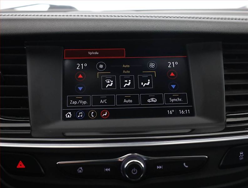 Opel Insignia (2018) 2.0 BiTurbo CDTI, 4X4 - fotka 15 z 20