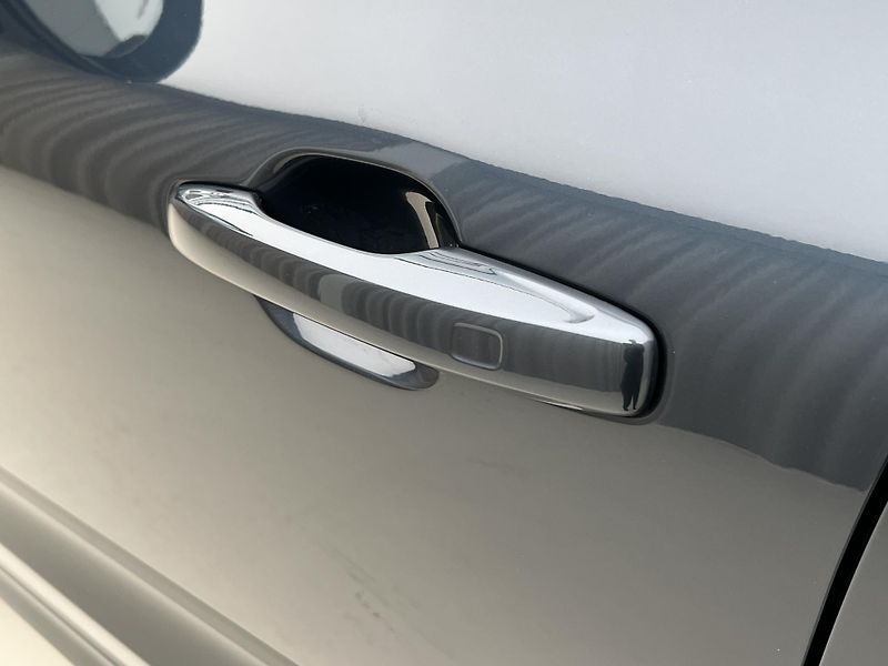 Volvo XC60 (2026) T6 AWD RECHARGE DARK PLUS AUT - fotka 16 z 45
