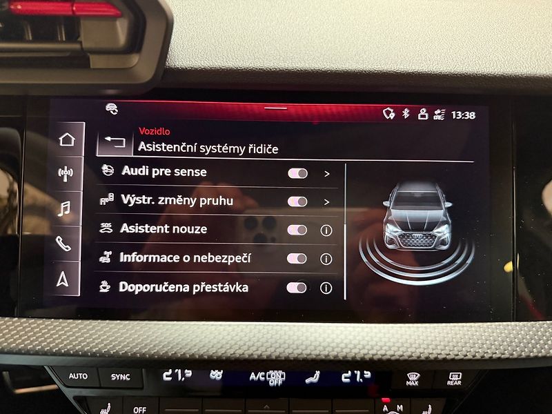 Audi RS 3 (2023) 2.5 TFSI 400 HP Sportback CZ - fotka 17 z 33