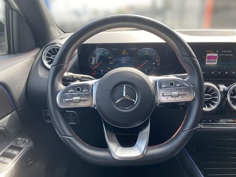 Mercedes-Benz GLA 200d 4M AMG - fotka 12 z 27