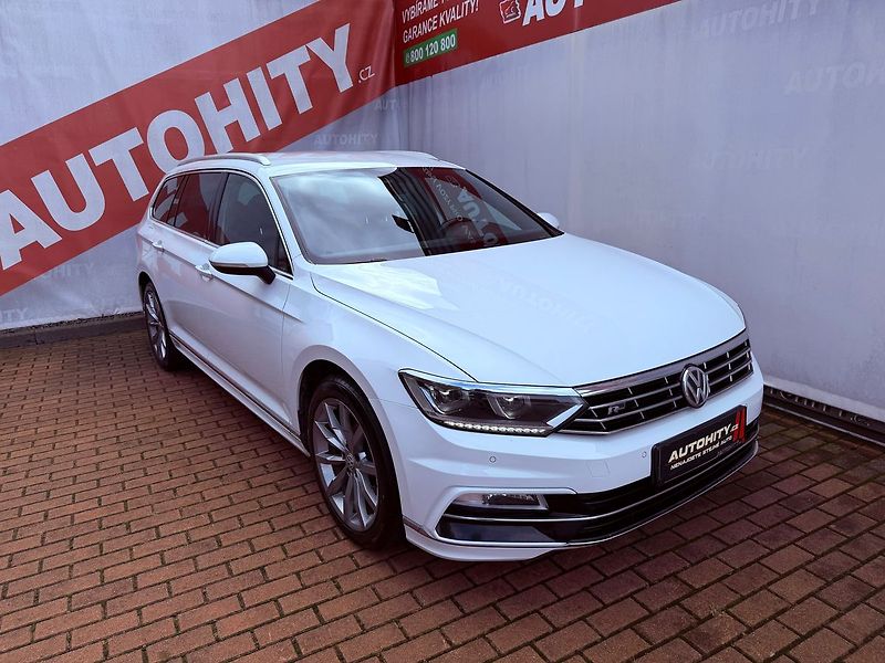 Volkswagen Passat 2.0 TDi DSG R-Line, ČR - fotka 3 z 26