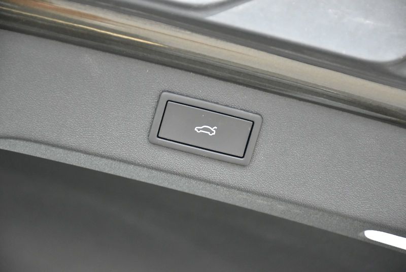 Škoda Enyaq (2025) Sportline 85 210kW - fotka 29 z 35