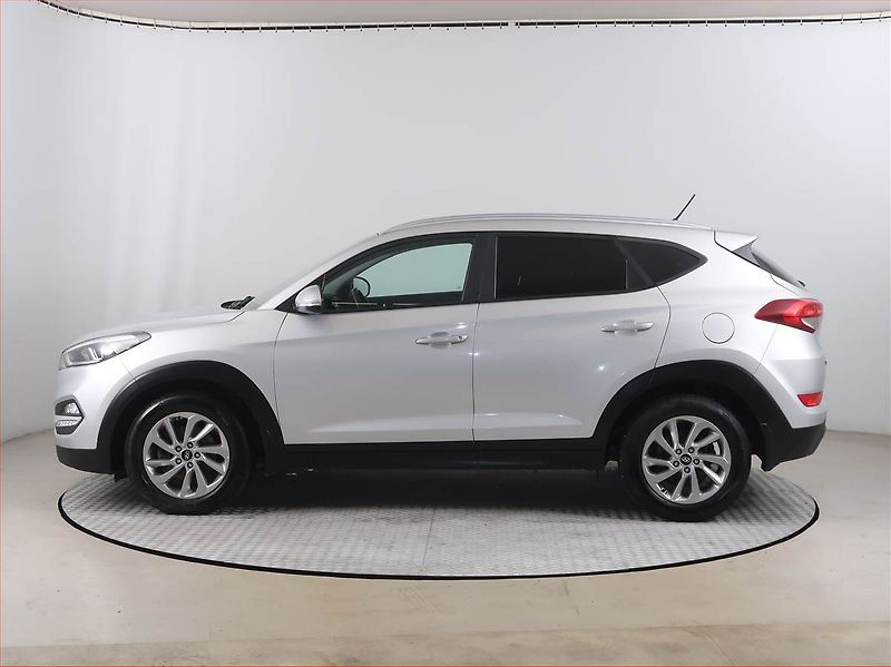 Hyundai Tucson (2018) 1.7 CRDi, Automat, Xenony - fotka 3 z 17