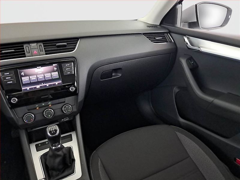 Škoda Octavia (2018) Ambition 1.6 TDI, ČR,1.maj - fotka 8 z 24