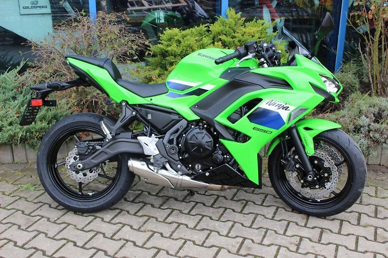 Kawasaki Ninja 650 KRT Edition (2026) Ninja 650 zelená 2026 - fotka 4 z 9