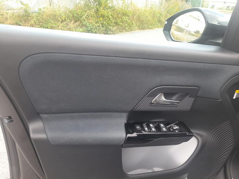 Citroën C5 Aircross (2026) PLUS Hybrid 145k Automatic - fotka 29 z 49
