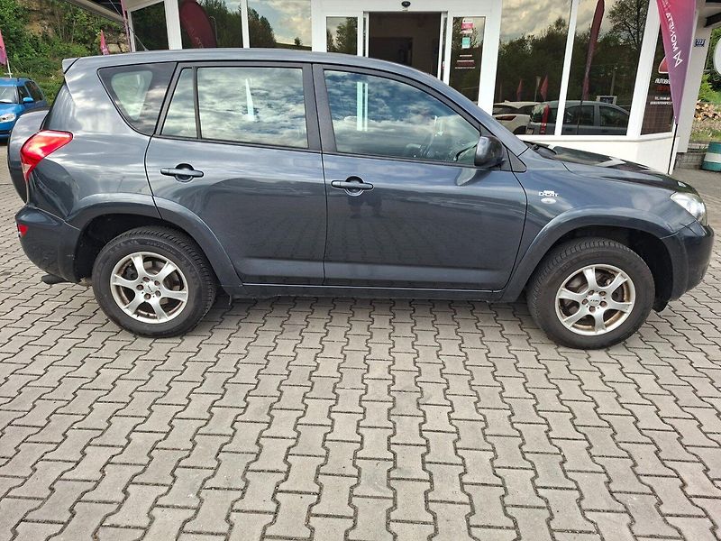 Toyota RAV4 (2007) 2.2 D-CAT 130kW 4X4 -TAŽ.ZAŘ. - fotka 9 z 35