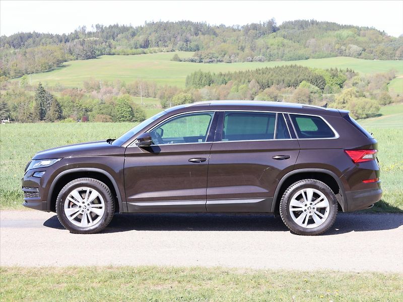 Škoda Kodiaq 2,0 TDI 140kW 4x4 DSG CZ Style - fotka 4 z 41