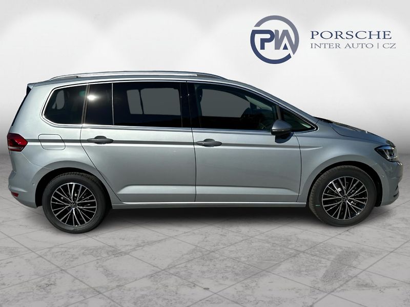 Volkswagen Touran People 1,5 TSI - fotka 7 z 24