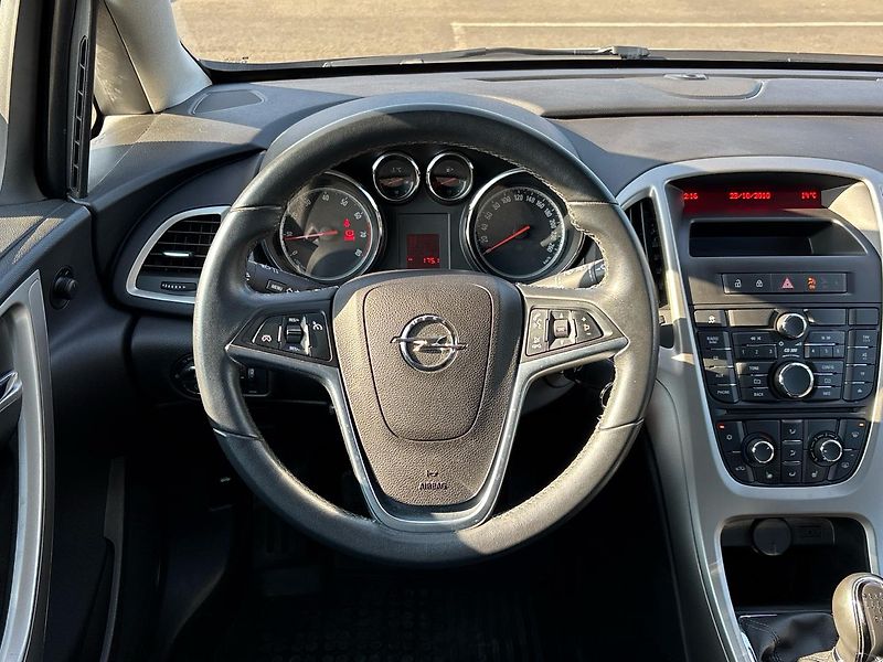Opel Astra Kombi - fotka 18 z 20