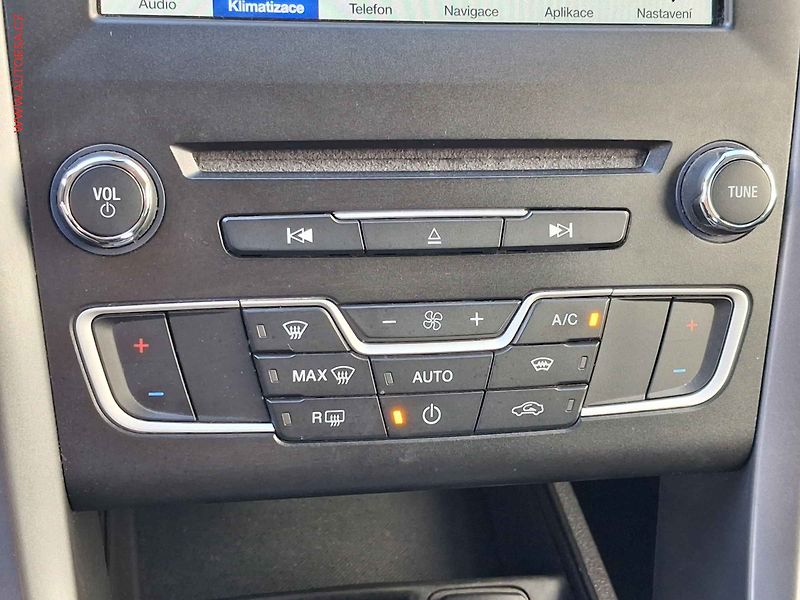 Ford Mondeo (2018) 2.0 TDCi, 2.maj, LED, navi - fotka 16 z 21