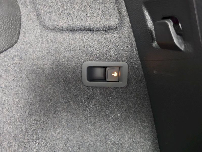 Škoda Karoq (2025) 2.0TSi 140kW 4X4 SPORTLINE TAŽ - fotka 33 z 35