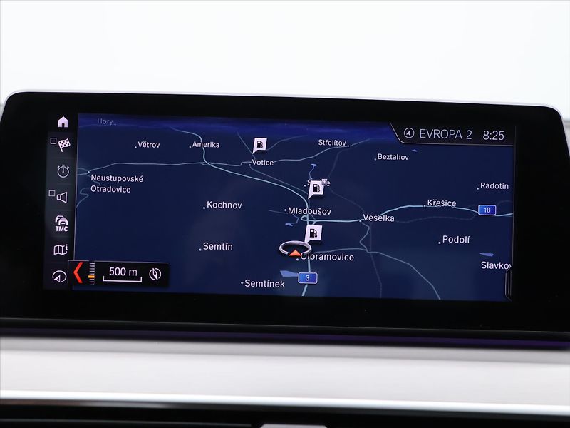BMW Řada 5 3,0 530d 195kW Aut. Sport Line - fotka 19 z 31