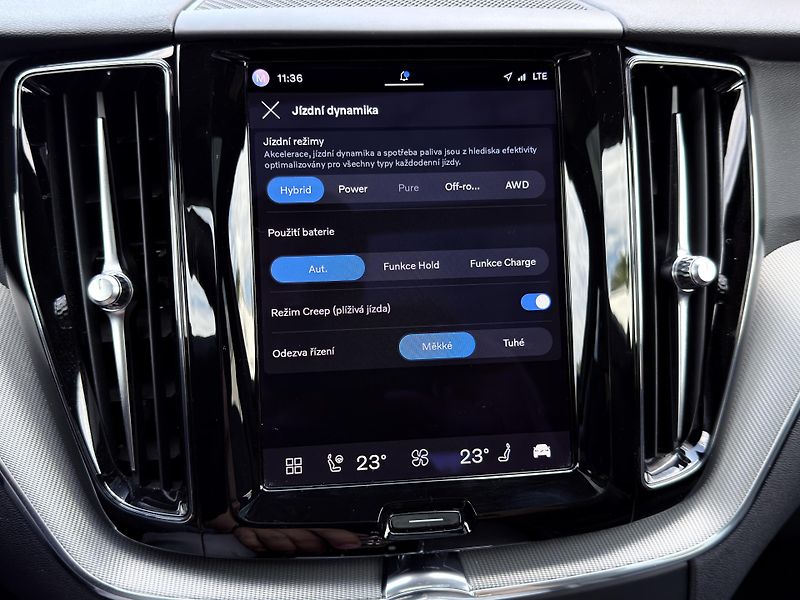 Volvo XC60 T8 AWD RECH.+sada zimních kol  - fotka 31 z 51